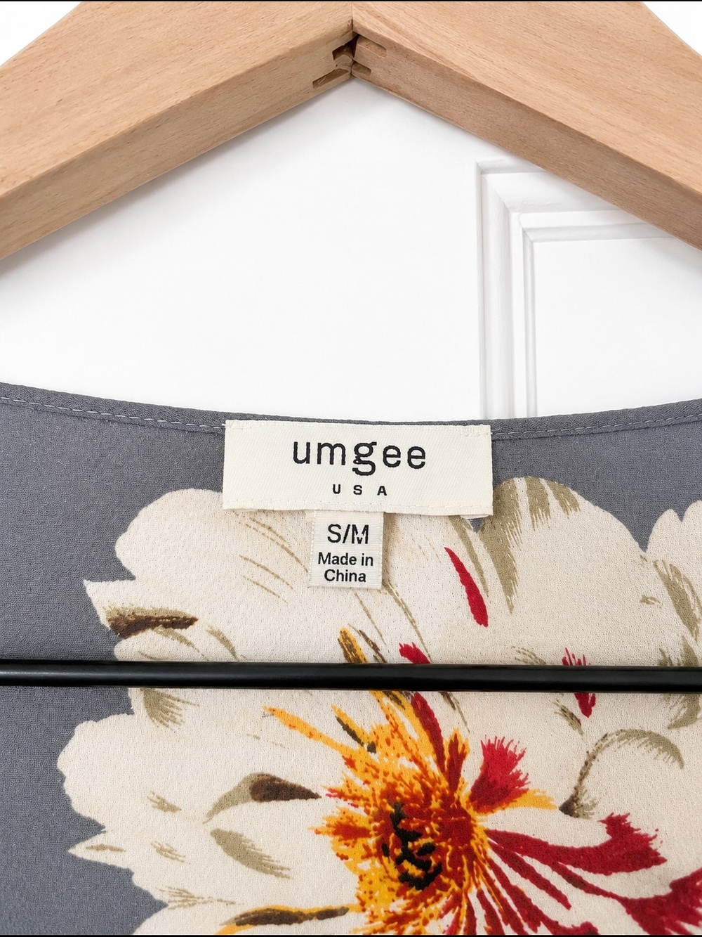 Umgee Grey Floral Kimono with Tassel Trim - Picture 5 of 6